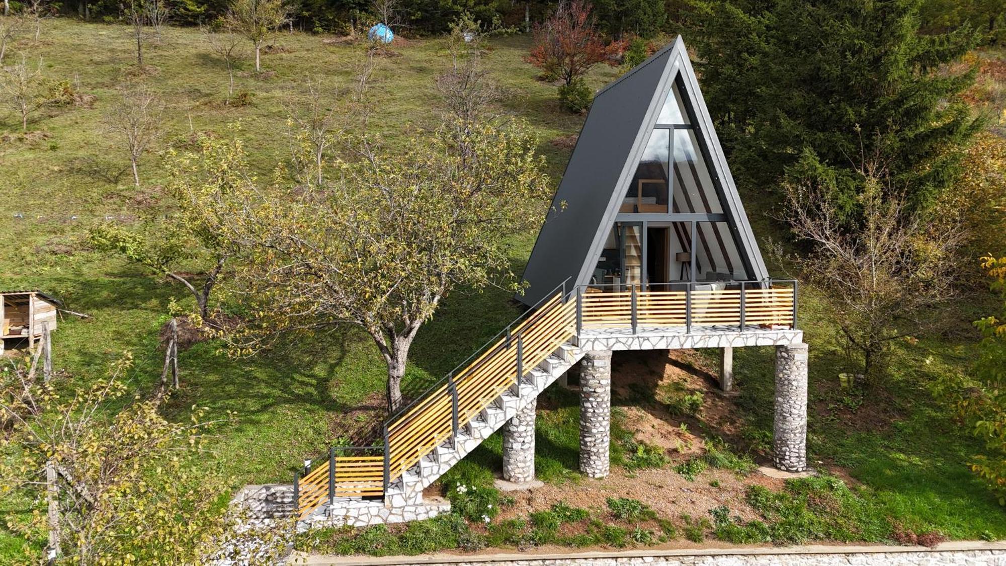 Fern Farm Tiny Home モイコヴァツ エクステリア 写真