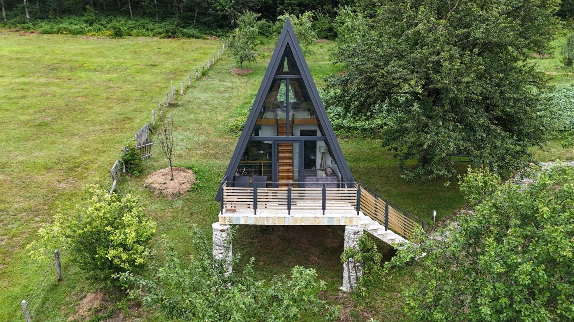 Fern Farm Tiny Home モイコヴァツ エクステリア 写真
