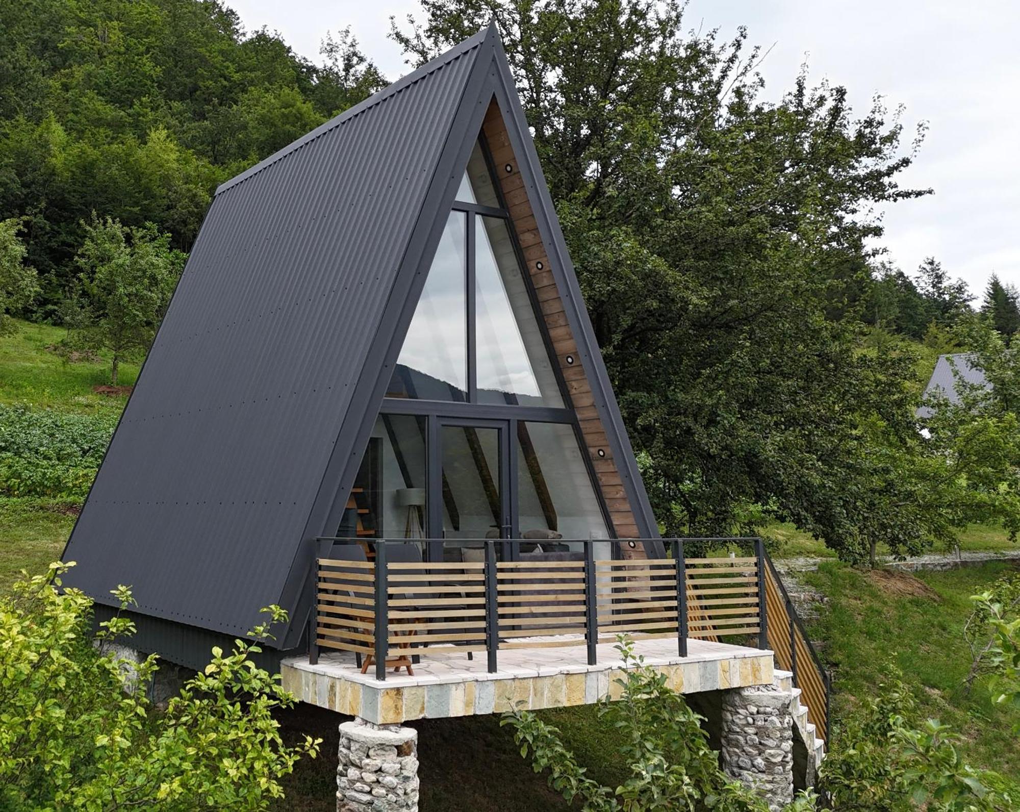 Fern Farm Tiny Home モイコヴァツ エクステリア 写真